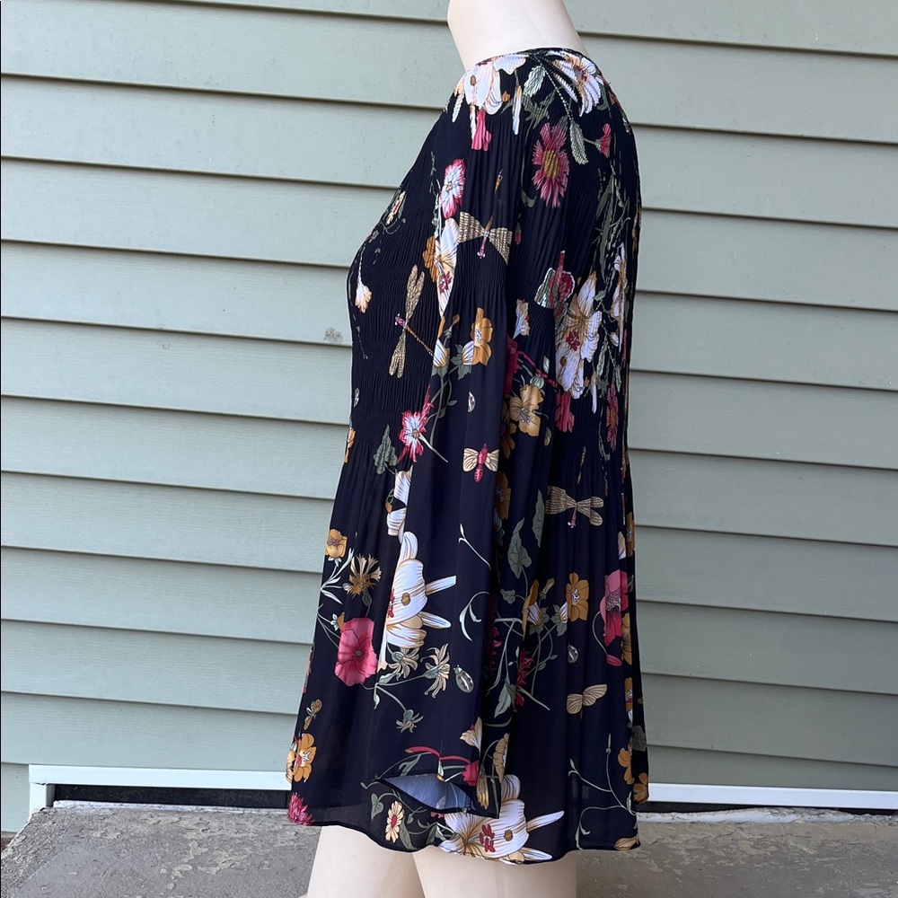 Like new Charlie Black Floral Long Sleeve blouse - Picture 8 of 15